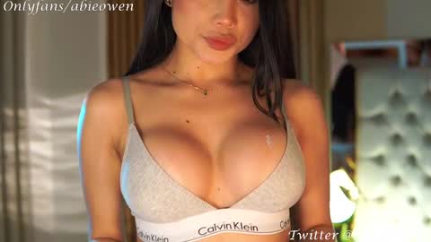 Snapshot of abie_owen chatting on 11, 2, 2025 abie_owen online show from 11, 2, 2025
