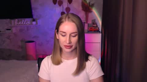 Snapshot of abigail_flex chatting on 8, 10, 2025 Anna online show from 8, 10, 2025