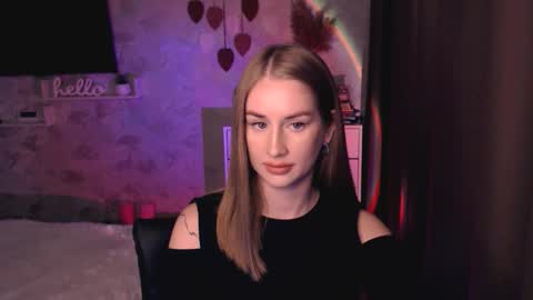 Snapshot of abigail_flex chatting on 6, 11, 2025 Anna online show from 6, 11, 2025