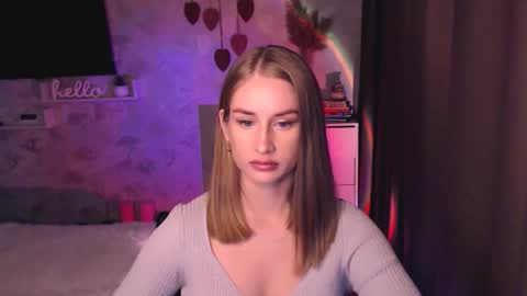 Snapshot of abigail_flex chatting on 7, 11, 2025 Anna online show from 7, 11, 2025