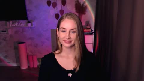 Snapshot of abigail_flex chatting on 11, 11, 2025 Anna online show from 11, 11, 2025