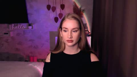 Snapshot of abigail_flex chatting on 13, 11, 2025 Anna online show from 13, 11, 2025