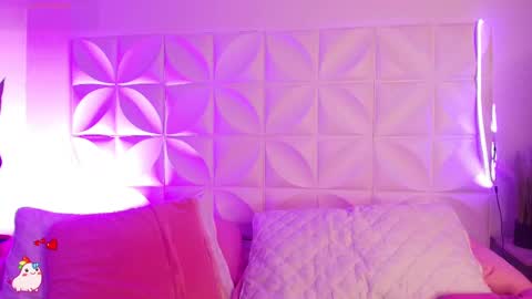 Abril  online show from 19, 9, 2025