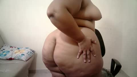 Snapshot of abril__ass chatting on 3, 10, 2025 abril__ass online show from 3, 10, 2025