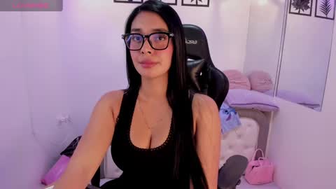 Abril  online show from 15, 9, 2025