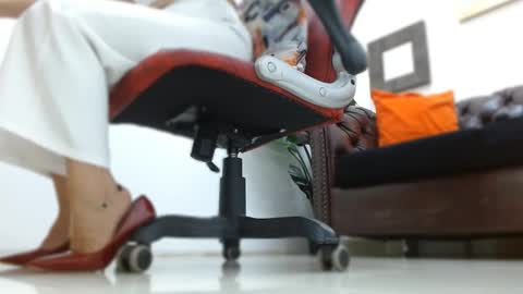 Snapshot of abril_beltran_ chatting on 7, 10, 2025 Abril Beltran online show from 7, 10, 2025