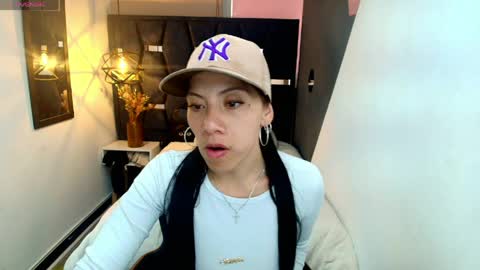 Abril Fox online show from 7, 5, 2026