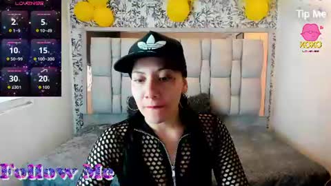 Abril Fox online show from 22, 6, 2026