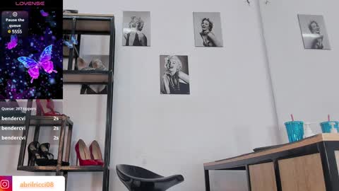 Abril  online show from 29, 12, 2024