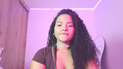 Abril  online show from 10, 10, 2025