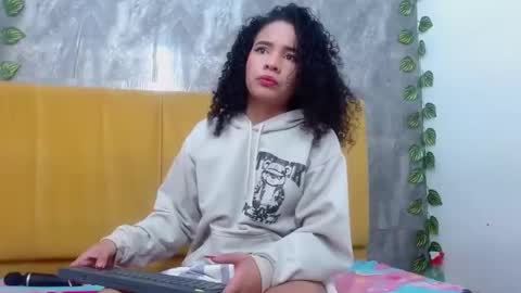 Abrilcols online show from 9, 9, 2025