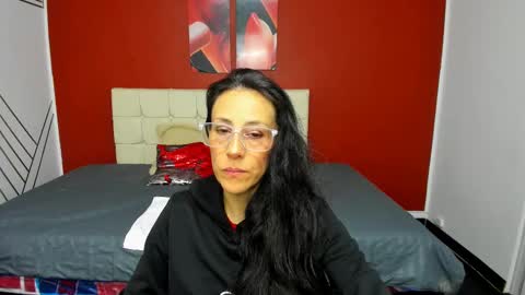 Snapshot of abrillee1 chatting on 13, 2, 2025 ABRIL online show from 13, 2, 2025