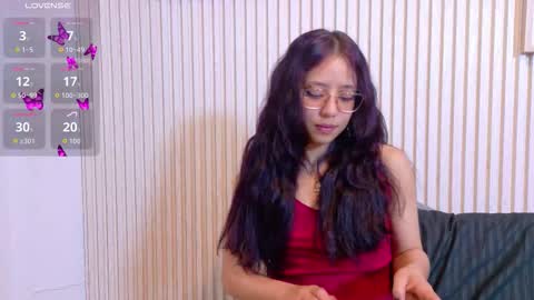 Snapshot of abrilmirren chatting on 5, 3, 2026 abrilmirren online show from 5, 3, 2026