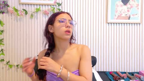 Snapshot of abrilmirren chatting on 23, 3, 2026 abrilmirren online show from 23, 3, 2026