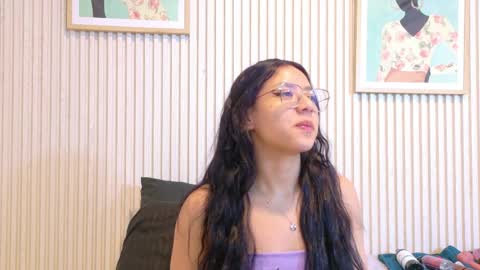 Snapshot of abrilmirren chatting on 9, 4, 2026 abrilmirren online show from 9, 4, 2026