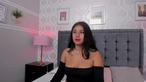 Snapshot of abrilmoonn chatting on 17, 9, 2025 Abril online show from 17, 9, 2025