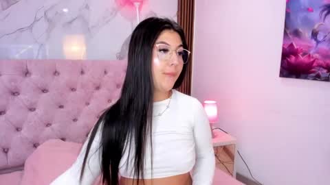 Abril online show from 6, 4, 2026