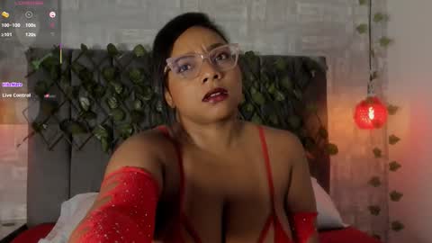 abrilsantana_ online show from 4, 11, 2025
