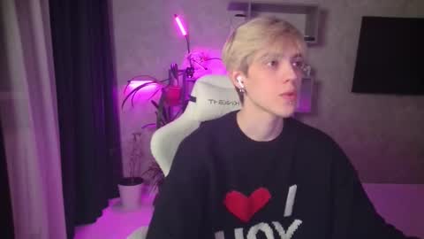 Snapshot of abslut chatting on 12, 2, 2026 Nick online show from 12, 2, 2026