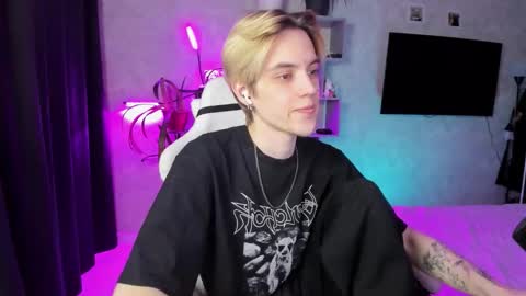 Snapshot of abslut chatting on 8, 3, 2026 Nick online show from 8, 3, 2026