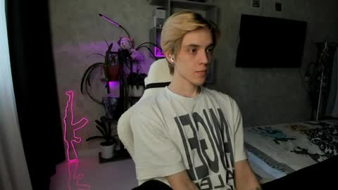 Snapshot of abslut chatting on 25, 3, 2026 Nick online show from 25, 3, 2026