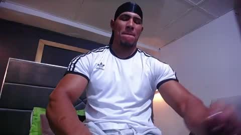 adam_fit19cm online show from 29, 5, 2026