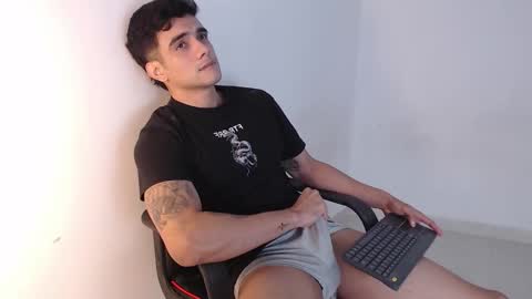 Hello guys excuse my absence I will be absent for several days for health reasons I hope you understand thank you very much. online show from 6, 10, 2025