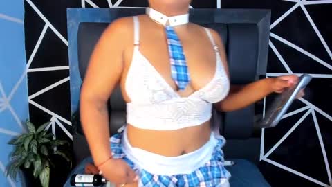 Snapshot of adams_cloe chatting on 4, 3, 2025 Cloe Adams online show from 4, 3, 2025