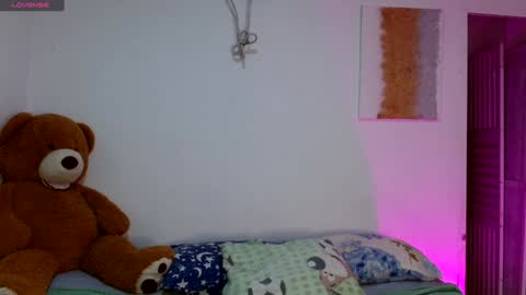 ADAMS Y NIKI online show from 9, 2, 2025