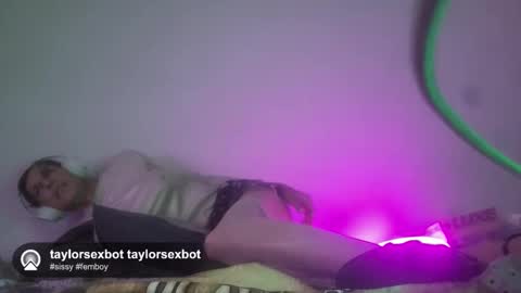 TaylorSexbot online show from 14, 5, 2026