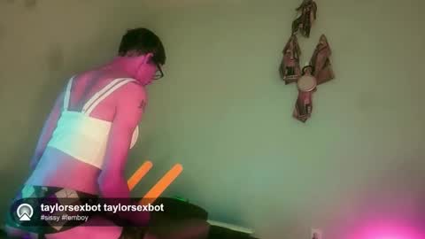 TaylorSexbot online show from 15, 5, 2026