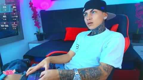 AdamsWalkerr  online show from 23, 2, 2026