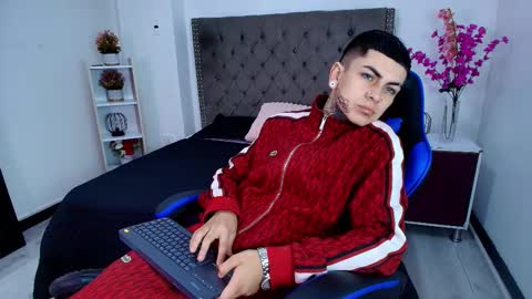 AdamsWalkerr  online show from 17, 3, 2026