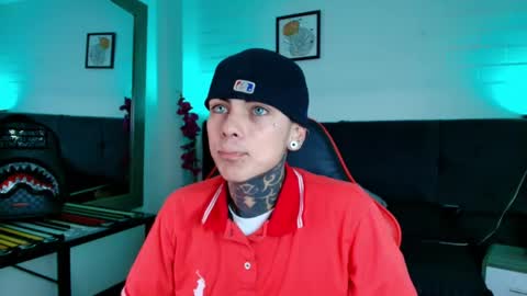 AdamsWalkerr  online show from 22, 4, 2026