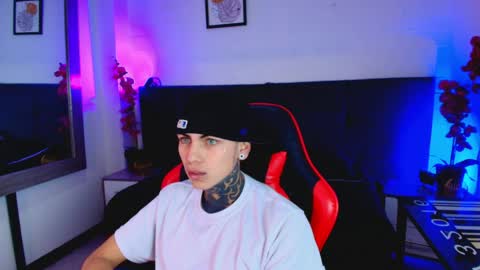 AdamsWalkerr  online show from 2, 5, 2026