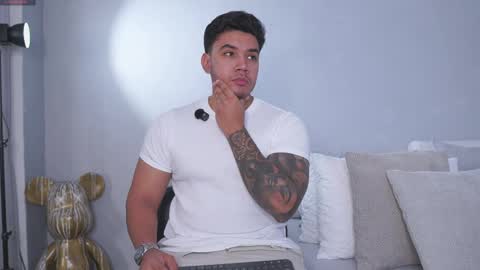 Snapshot of adan_johns chatting on 7, 6, 2026 Adan Johns online show from 7, 6, 2026