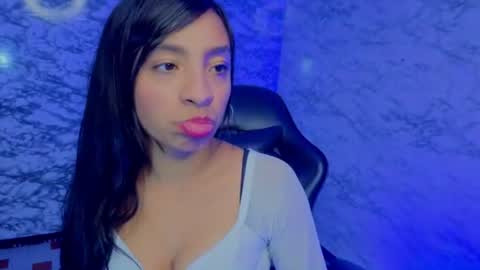 Snapshot of adarasuri_v chatting on 19, 6, 2026 Hi Stream 1000pm to 600am online show from 19, 6, 2026