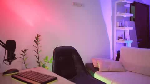 Snapshot of addictsqueen chatting on 2, 12, 2024 ADDICTION online show from 2, 12, 2024