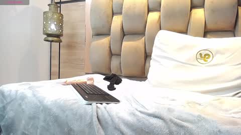 adela chase online show from 6, 1, 2025