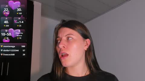 Snapshot of adela_parker chatting on 6, 1, 2025 Adela Parker online show from 6, 1, 2025