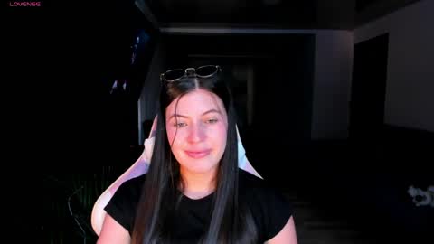 Snapshot of adela_parker chatting on 28, 4, 2026 Adela Parker online show from 28, 4, 2026