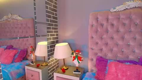 Snapshot of adelainebest chatting on 19, 12, 2025 Adelaine online show from 19, 12, 2025