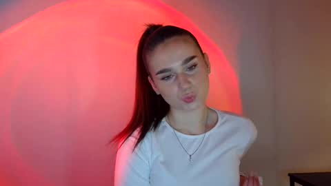 Snapshot of adele_amore chatting on 2, 3, 2025 Adele Amore online show from 2, 3, 2025