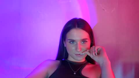 Snapshot of adele_amore chatting on 12, 3, 2025 Adele Amore online show from 12, 3, 2025