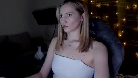 Snapshot of adeleshinem chatting on 20, 1, 2025 Adele Shine online show from 20, 1, 2025