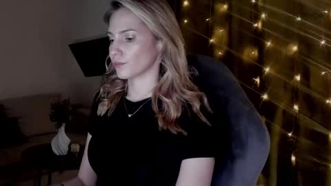Snapshot of adeleshinem chatting on 7, 3, 2025 Adele Shine online show from 7, 3, 2025