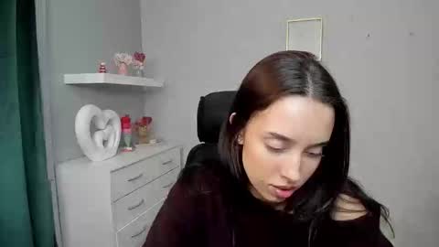 Snapshot of adelesolo chatting on 8, 4, 2026 Adele online show from 8, 4, 2026