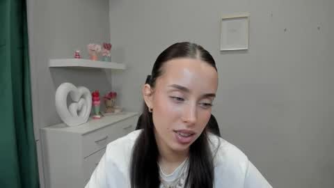 Snapshot of adelesolo chatting on 15, 4, 2026 Adele online show from 15, 4, 2026