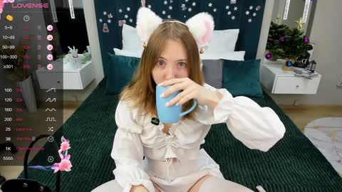 Snapshot of adelina_cowell chatting on 31, 12, 2024 Adelina online show from 31, 12, 2024