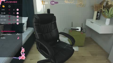 Snapshot of adelina_cowell chatting on 4, 2, 2025 Adelina online show from 4, 2, 2025